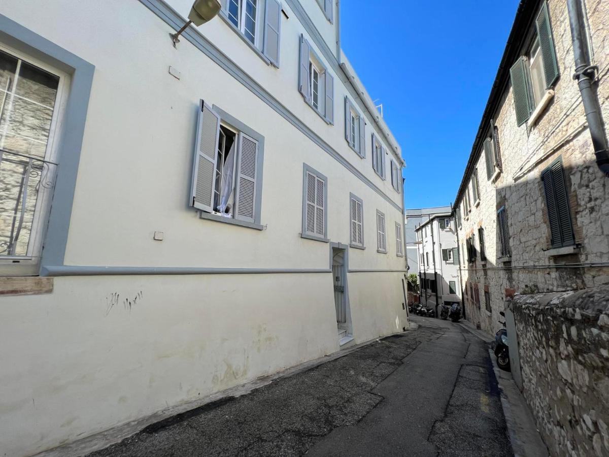 Appartamento Quirky 1Br Just Off Main Street Prime Location Gibilterra Esterno foto